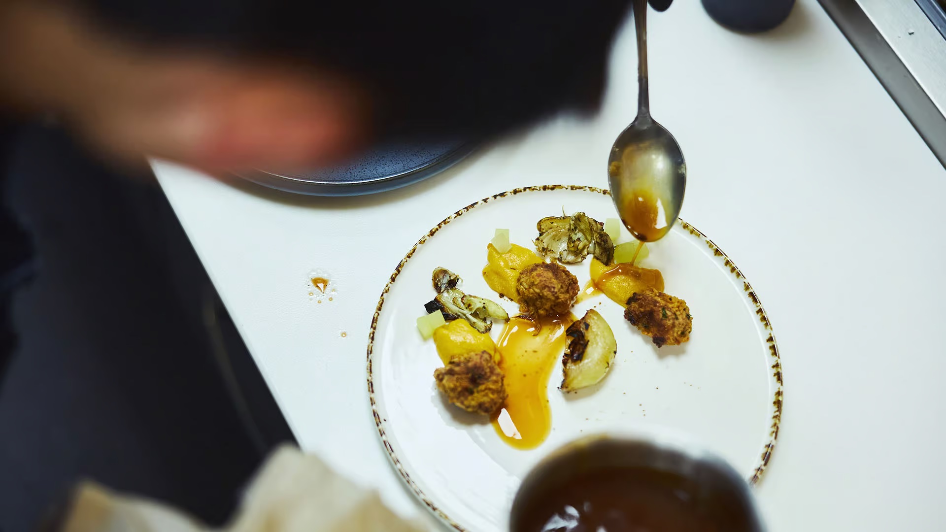 JORY Chef Prepares Chicken Sweetbreads 1920 1080