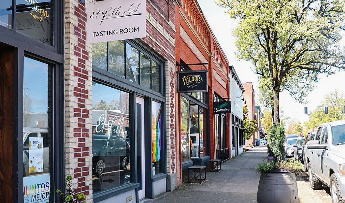downtown newberg shops